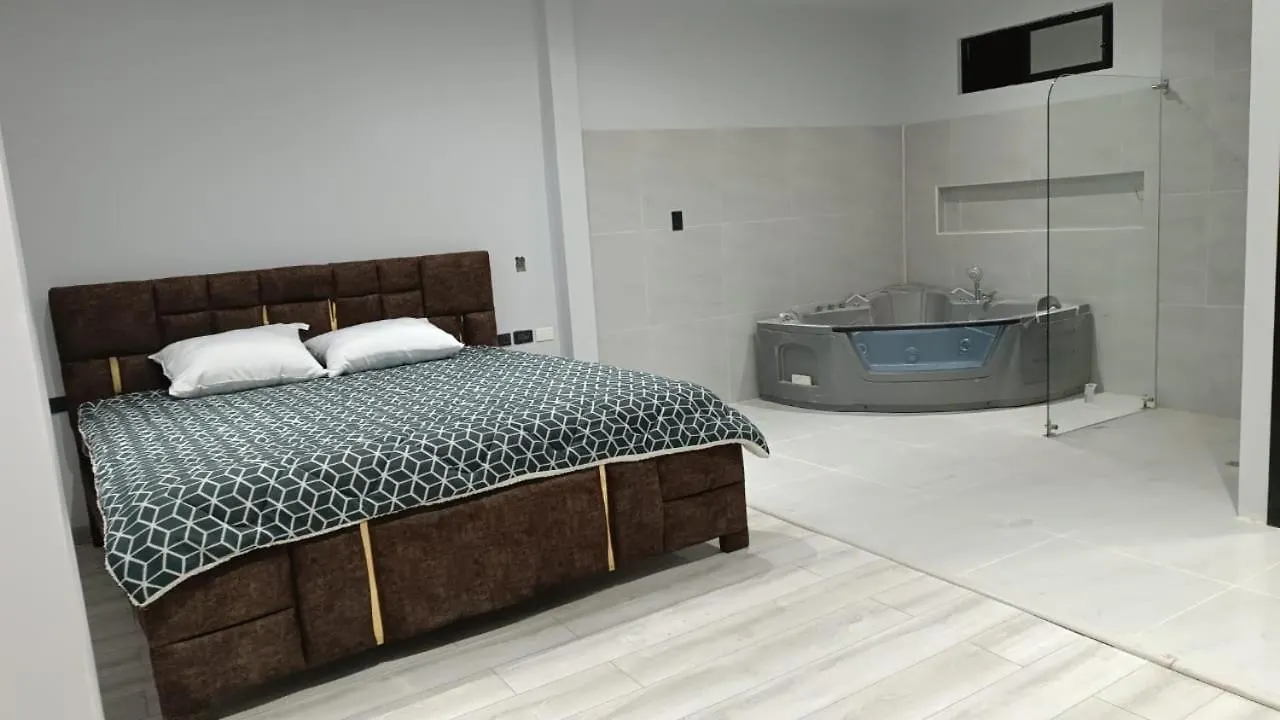 Hotel Hollywood Quito